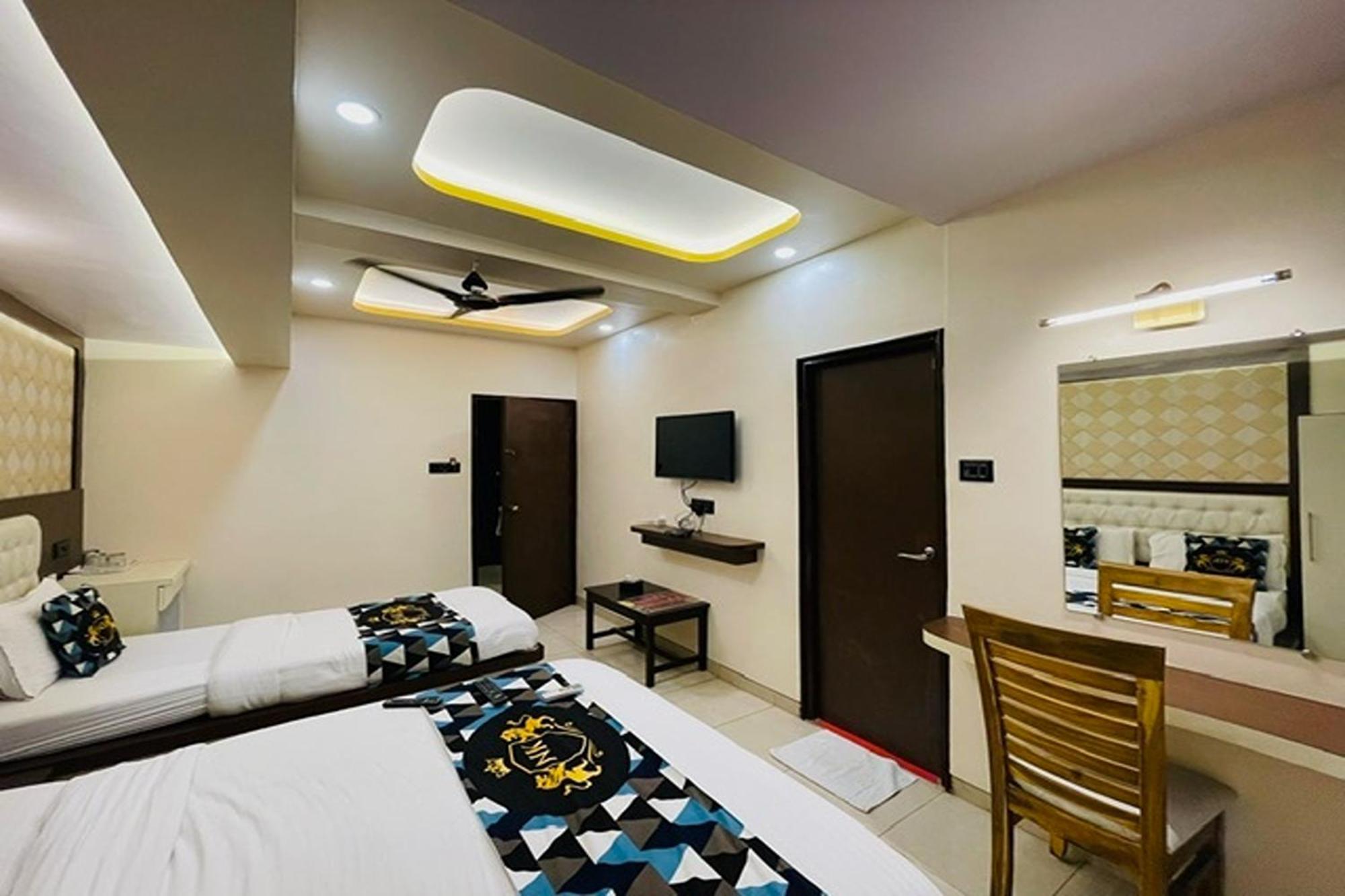 Hotel Neelkiran Navi Mumbai Zewnętrze zdjęcie